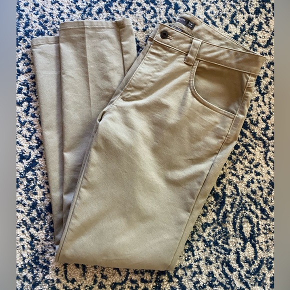 Van Heusen excellent used condition khaki colored dress pants - Picture 1 of 5